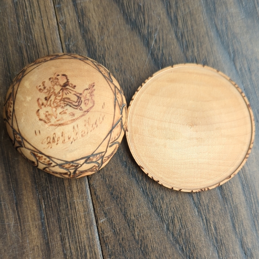 Miniature Tea Set With - Picture 3 of 11